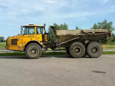 Zalomené klouby-dampry  2006 Volvo A25D (2)