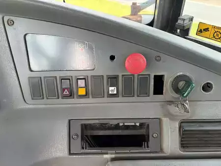 Zalomené klouby-dampry  2006 Volvo A25D (20)