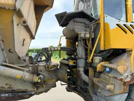 Zalomené klouby-dampry  2006 Volvo A25D (26)