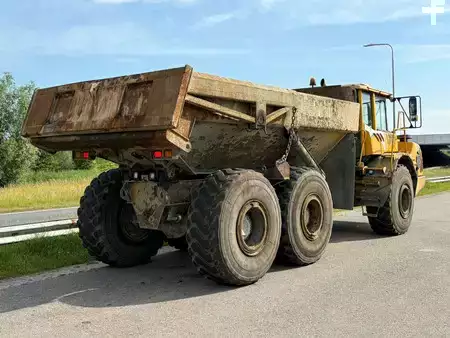 Zalomené klouby-dampry  2006 Volvo A25D (5)