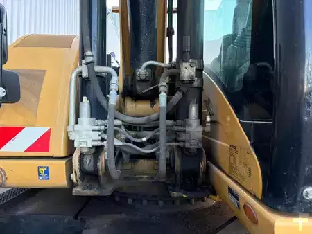 Mobiele graafmachines 2005 Caterpillar M316D (10)
