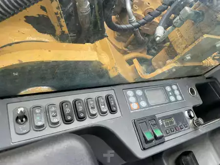Escavadora de rastos 2013 Caterpillar 324EL (26)