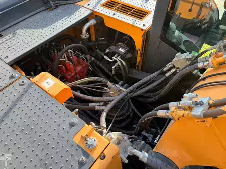 Pelles sur chenilles 2018 Hyundai HX330NL (29)