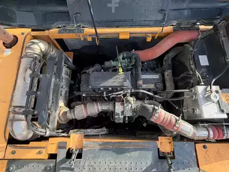 Pelles sur chenilles 2018 Hyundai HX330NL (31)