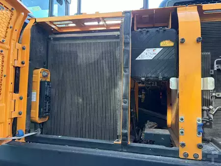 Pelles sur chenilles 2018 Hyundai HX330NL (33)
