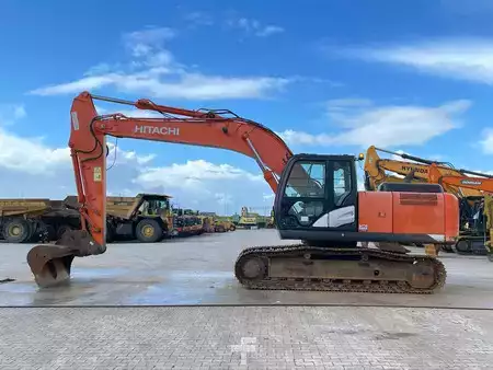 Excavadoras de cadenas 2016 Hitachi ZX210LC-5B (1)