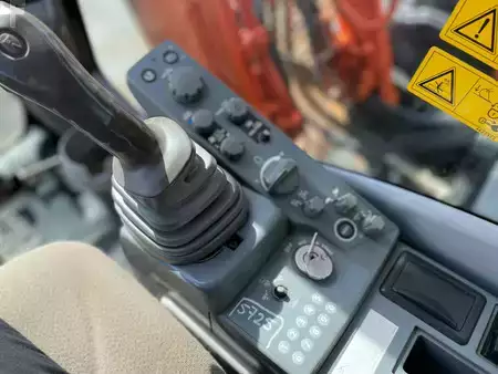 Excavadoras de cadenas 2016 Hitachi ZX210LC-5B (22)