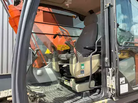 Pelles sur chenilles 2014 Hitachi ZX210LC-5B (20)