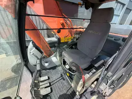 Pelles sur chenilles 2014 Hitachi ZX210LC-5B (21)