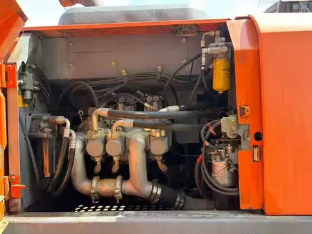 Pelles sur chenilles 2014 Hitachi ZX210LC-5B (28)