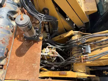 Dźwigi mobilne 2009 Caterpillar M325DMH (30)