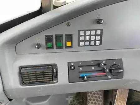 Zalomené klouby-dampry  2006 Volvo A25D (19)
