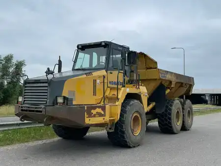 Knickgelenkte Muldenkipper/Dumper 2006 Komatsu HM300 (1)