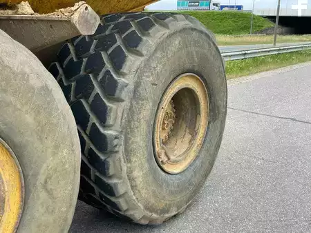 Knickgelenkte Muldenkipper/Dumper 2006 Komatsu HM300 (12)