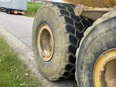 Knickgelenkte Muldenkipper/Dumper 2006 Komatsu HM300 (15)