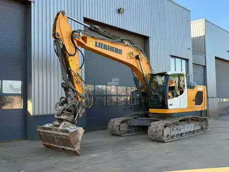 Escavatori cingolati 2019 Liebherr R922LC (2)