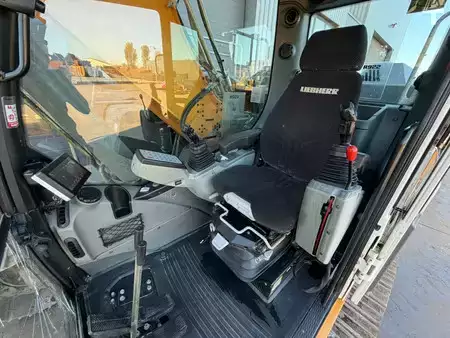 Escavatori cingolati 2019 Liebherr R922LC (21)