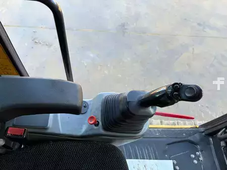 Escavatori cingolati 2019 Liebherr R922LC (25)