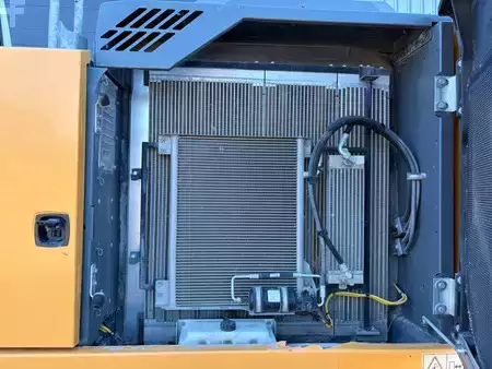Escavatori cingolati 2019 Liebherr R922LC (30)