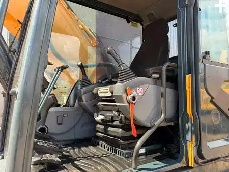 Kettenbagger 2016 Hyundai HX330 (20)