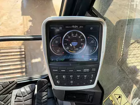 Kettenbagger 2016 Hyundai HX330 (25)