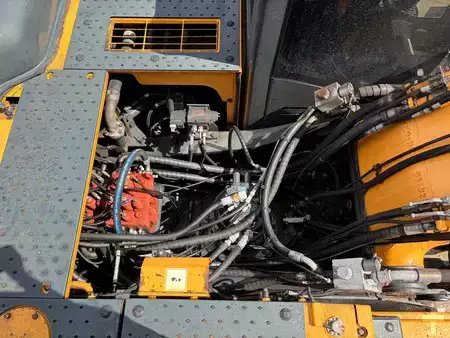 Kettenbagger 2016 Hyundai HX330 (30)