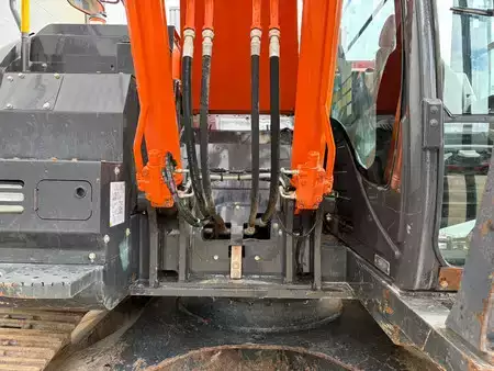 Telakaivinkoneet  2018 Hitachi ZX225US5LC (9)