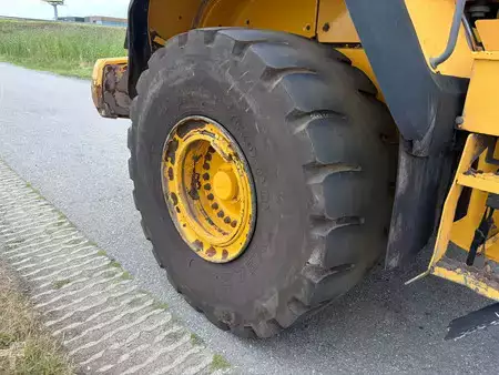 Chargeuse sur pneus 2014 Volvo L150H (14)