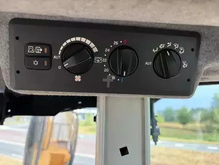 Chargeuse sur pneus 2014 Volvo L150H (21)
