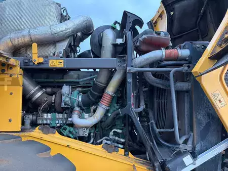Chargeuse sur pneus 2014 Volvo L150H (24)