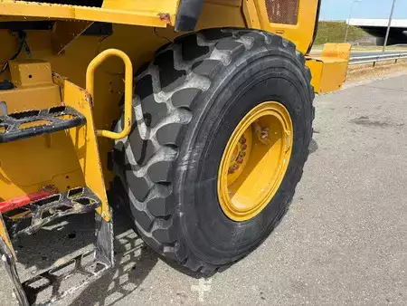 Kolové nakladače 2023 Caterpillar 926M (12)