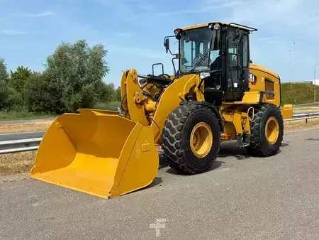 Kolové nakladače 2023 Caterpillar 926M (2)
