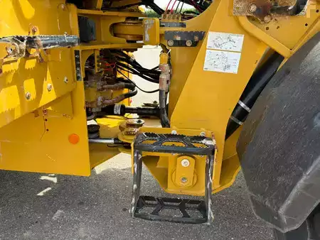Kolové nakladače 2023 Caterpillar 926M (25)