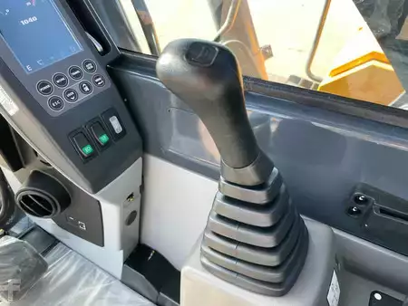 Rupsgraafmachines 2026 Hyundai R215L (20)