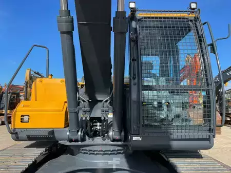 Rupsgraafmachines 2026 Hyundai R215L (25)