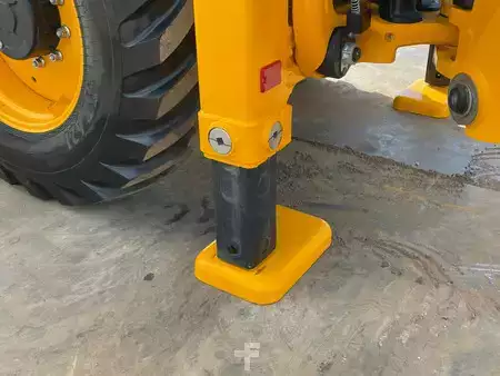 Koparko - Ładowarki sztywne 2026 JCB 3DX 4WD hammerlines (19)