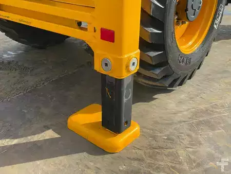 Koparko - Ładowarki sztywne 2026 JCB 3DX 4WD hammerlines (20)