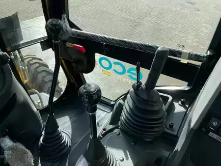 Koparko - Ładowarki sztywne 2026 JCB 3DX 4WD hammerlines (27)