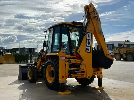 Koparko - Ładowarki sztywne 2026 JCB 3DX 4WD hammerlines (3)