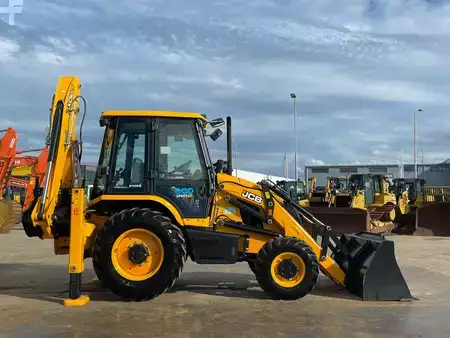 Koparko - Ładowarki sztywne 2026 JCB 3DX 4WD hammerlines (6)
