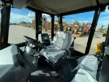 Koparko - Ładowarki sztywne 2026 JCB 3DX 4WD hammerlines (21)