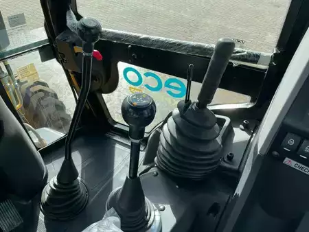 Koparko - Ładowarki sztywne 2026 JCB 3DX 4WD hammerlines (24)