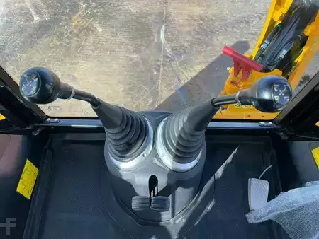 Koparko - Ładowarki sztywne 2026 JCB 3DX 4WD hammerlines (25)