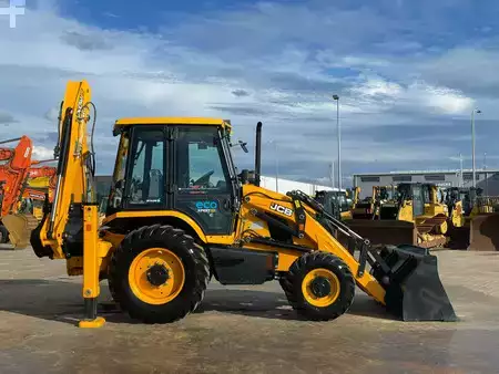 Koparko - Ładowarki sztywne 2026 JCB 3DX 4WD hammerlines (6)