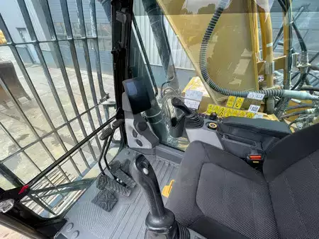 Koparki gąsienicowe 2019 Caterpillar 330 07A (21)