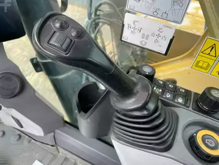 Koparki gąsienicowe 2019 Caterpillar 330 07A (22)