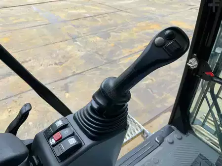Koparki gąsienicowe 2019 Caterpillar 330 07A (23)