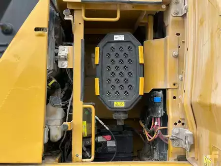 Koparki gąsienicowe 2019 Caterpillar 330 07A (28)