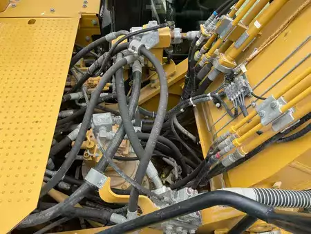 Koparki gąsienicowe 2019 Caterpillar 330 07A (32)