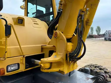 Mobilbagger 2018 Takeuchi TB295W-1 (18)